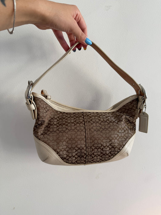 Coach Signature Shoulder Bag white