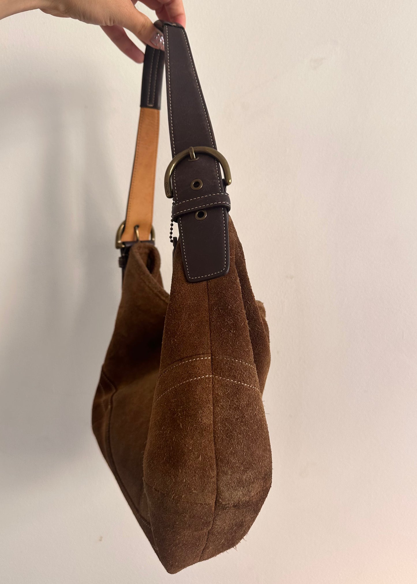 バッグ Coach Suede Hobo Shoulder Bag y2 brown Coach Brown Suede Hobo Bag – Duniz Vintage