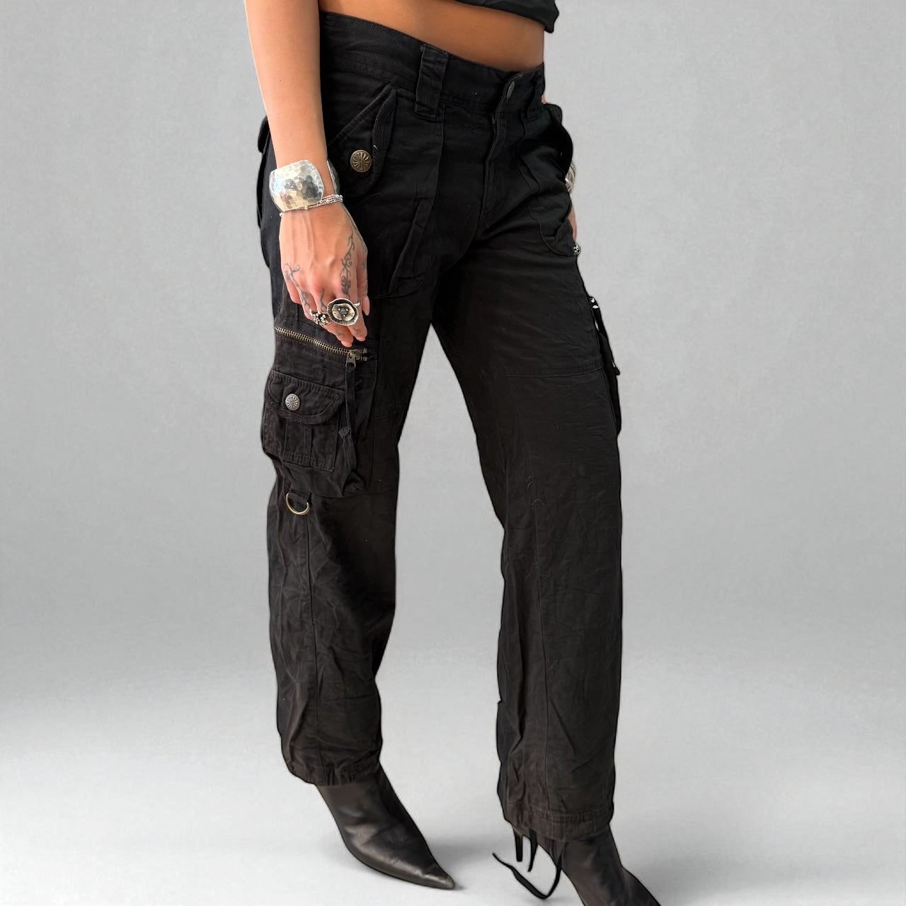 Black Wide-Leg Cargo Pants